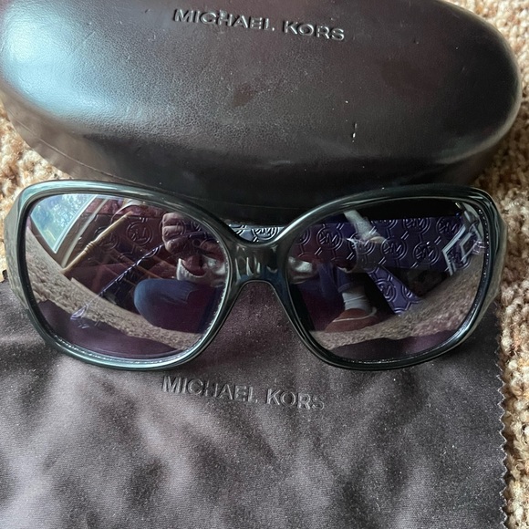 Michael Kors Caitlyn sunglasses - Picture 3 of 6